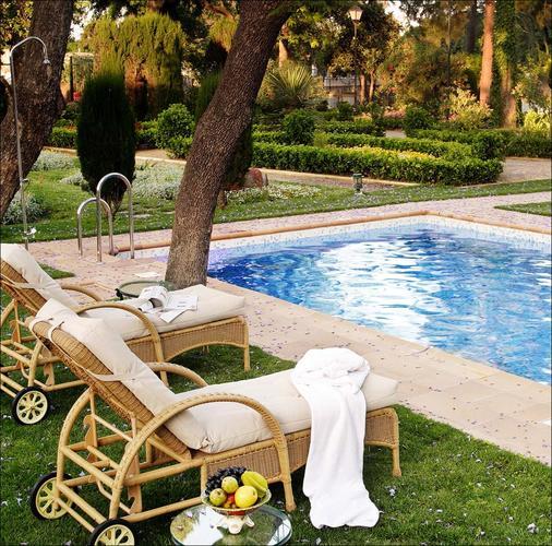 Hotel de Medinaceli, El de Santa | HotelSearch.com